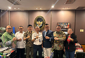 楊光林董事與阿赫馬德-亞尼將軍大學校長Hikmahanto Juwana,SH.,LL.M,Ph.D.教授 (2024)